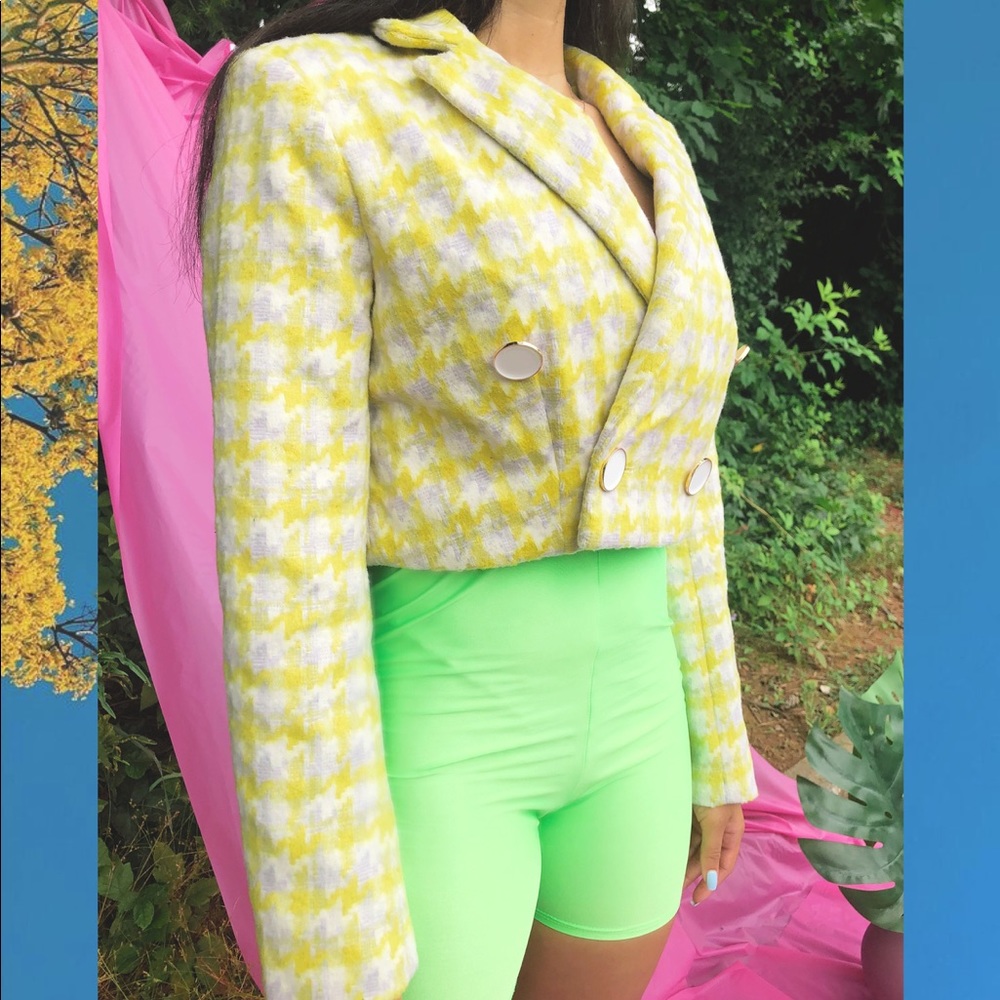 ON SALE 💗🌱 CROPPED BLAZER